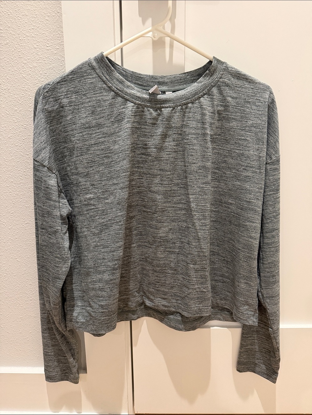 Zara Sage Green Long-Sleeve Lightweight Women's Crop Top